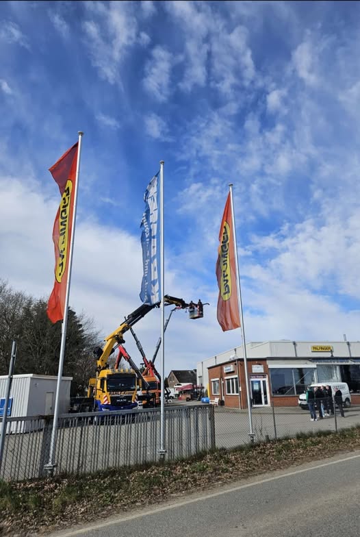 Bild Bujendorf mit Palfinger Aufbauten.jpg